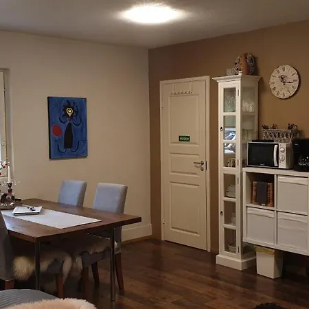 Tammikallio Guest House, Near The Airport - Kodikas Vierasmaja Tuusulassa Tuusula