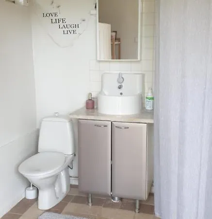 펜션 Tammikallio Guest House, Near The Airport - Kodikas Vierasmaja Tuusulassa